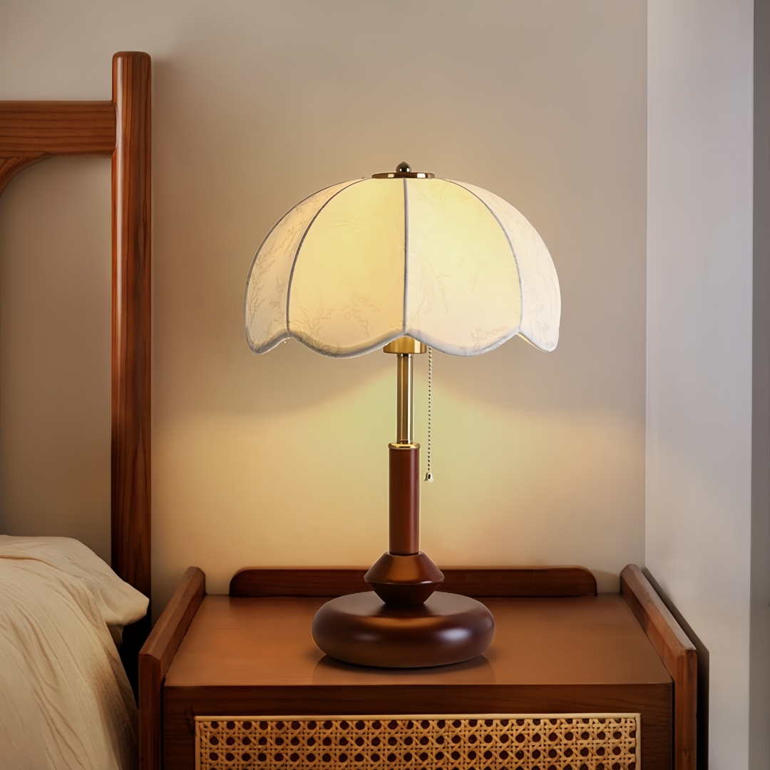 Home And Textiles - مصباح طاولة قبة مزخرفة بتصميم عتيق