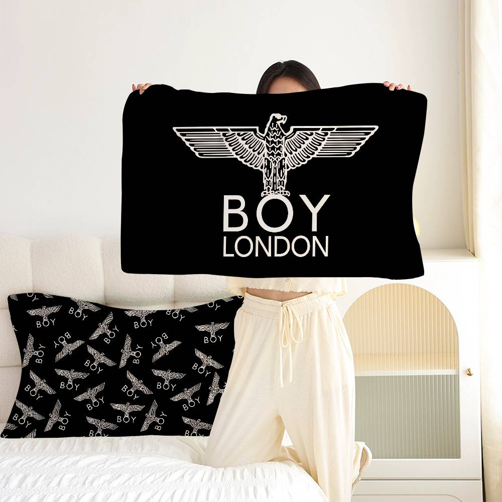 مناشف ووسائد كرتونية كلاسيكية  - مراجعة Home Textiles London وسعره