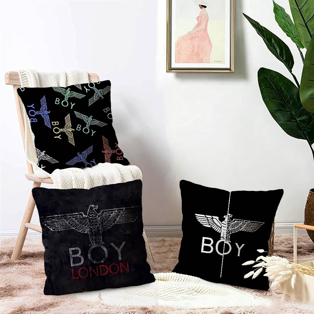 أغطية وسائد كلاسيكية بشعار B-B - مراجعة Home Textiles London وسعره